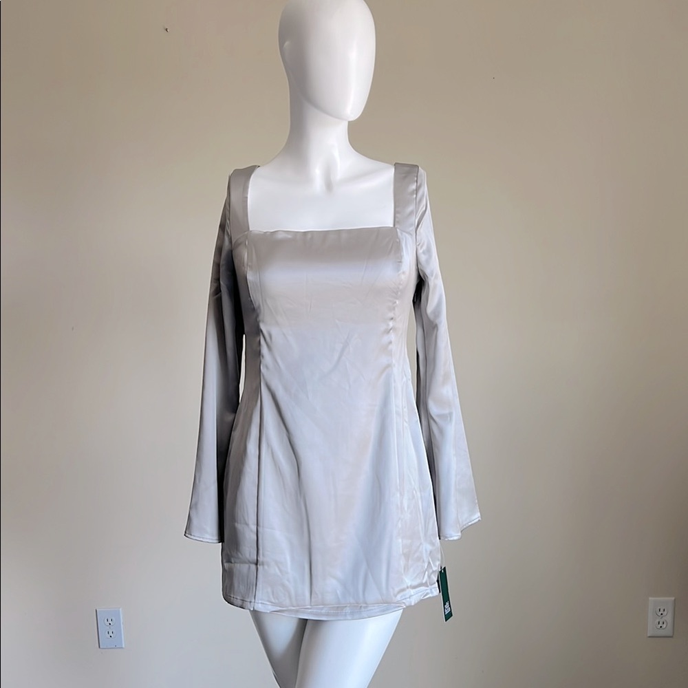 Wild Fable Women’s Elegant Silver Long Sleeve  Silky Dress.